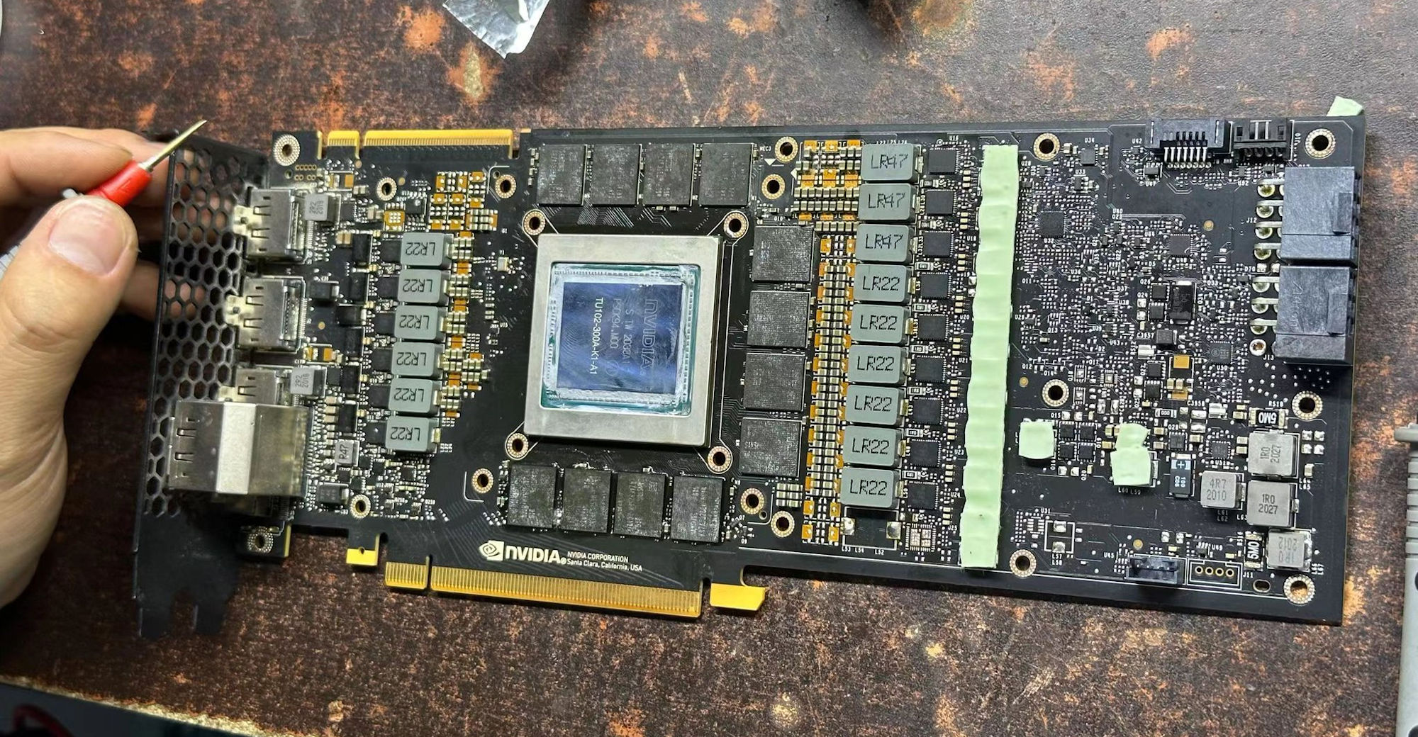 geforce 2080ti 44gb 2 นักม๊อดนำการ์ดจอ NVIDIA GeForce RTX 2080 Ti มาโมดิฟายเพิ่มแรมมากถึง 44GB มากกว่าเดิม 4เท่า