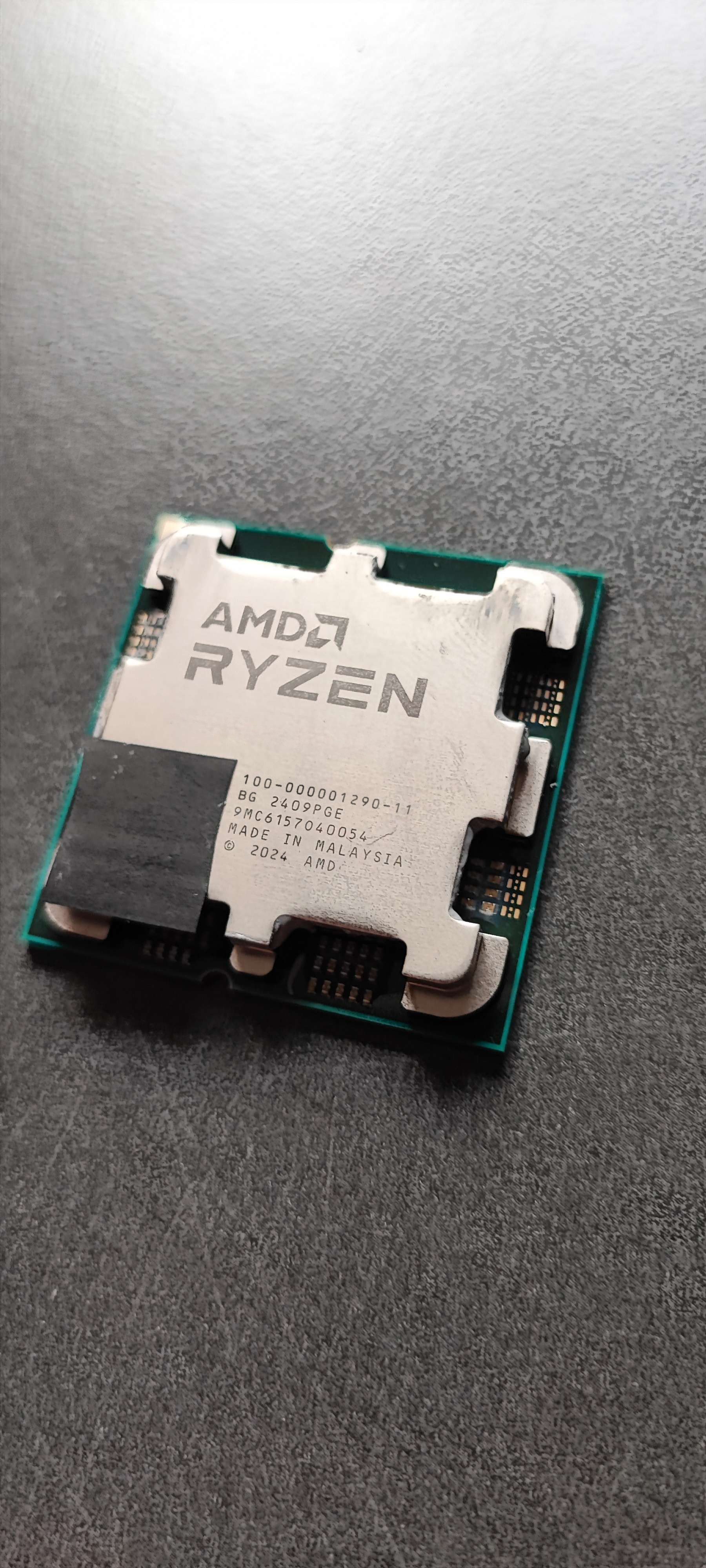 gkk0r1awmaatjnq หลุดภาพซีพียู AMD Ryzen 9000 “Granite Ridge” สถาปัตย์ ZEN5 รุ่น ES ตัวทดสอบ 