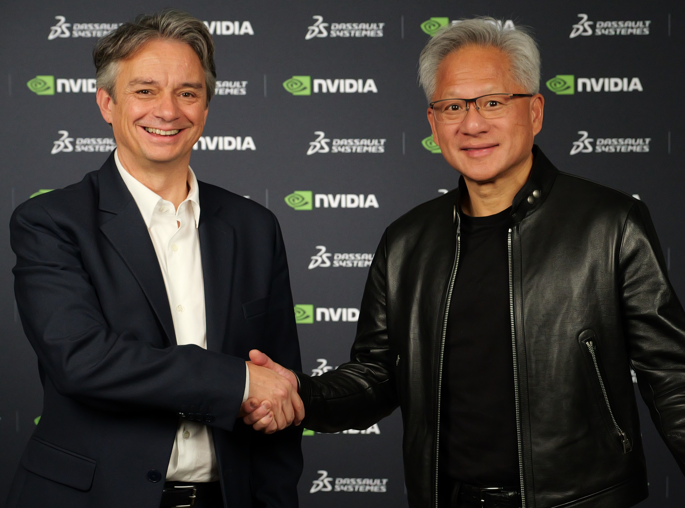 Dassault Systèmes (ดาสโซลท์ ซิสเทเมส) และ NVIDIA ผนึกกำลังพัฒนาเทคโนโลยี AI สำหรับอุตสาหกรรม (Industrial AI) ด้วยเทคโนโลยี แบบจำลองดิจิทัลเสมือนจริง (Virtual Twin)