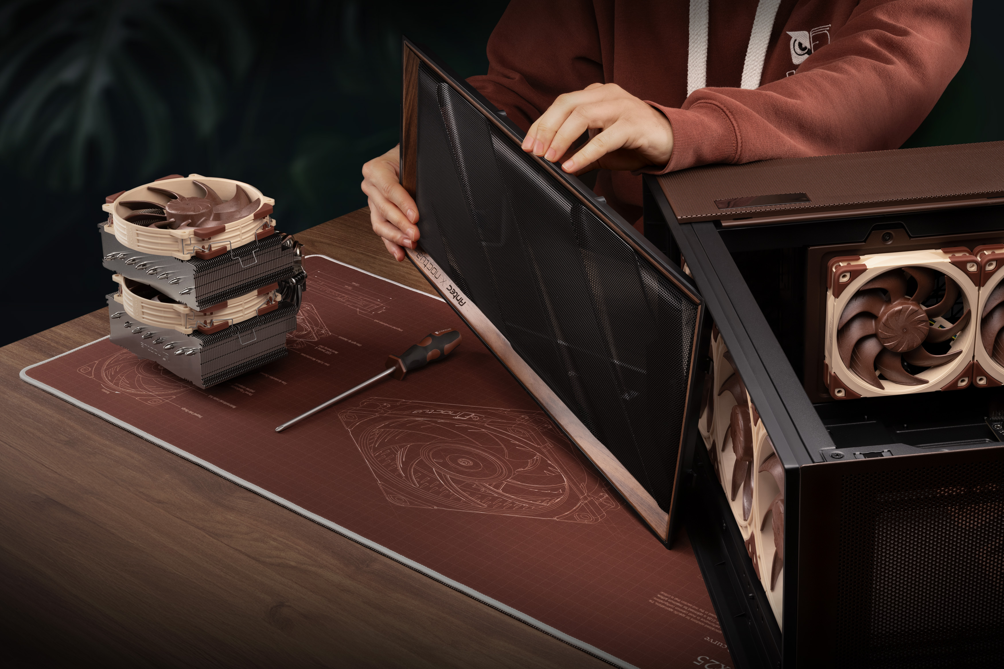 antec_flux_pro_noctua_edition_lifestyle_01