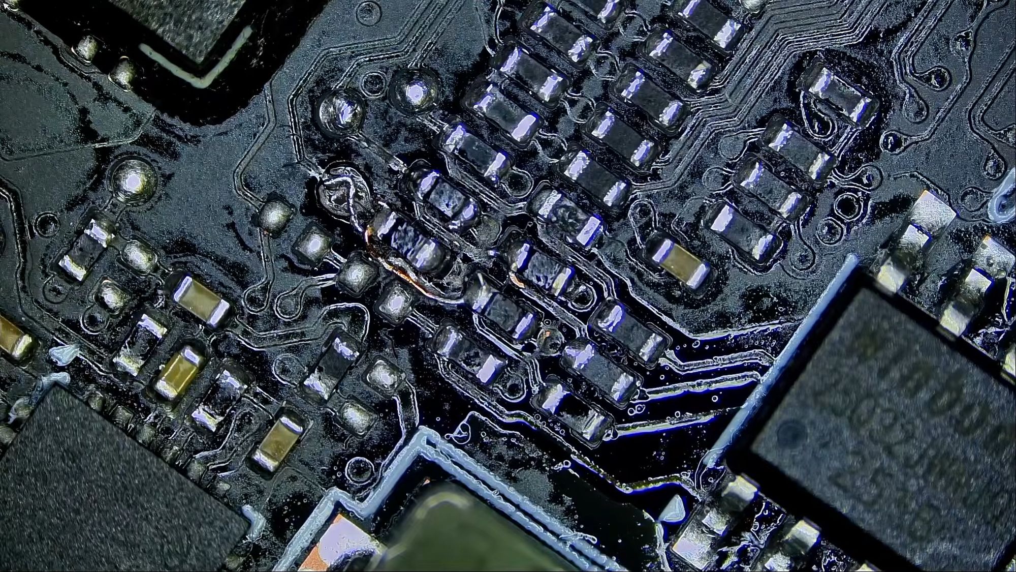 rtx5090-lightning-fix-1 rtx5090-lightning-fix-1