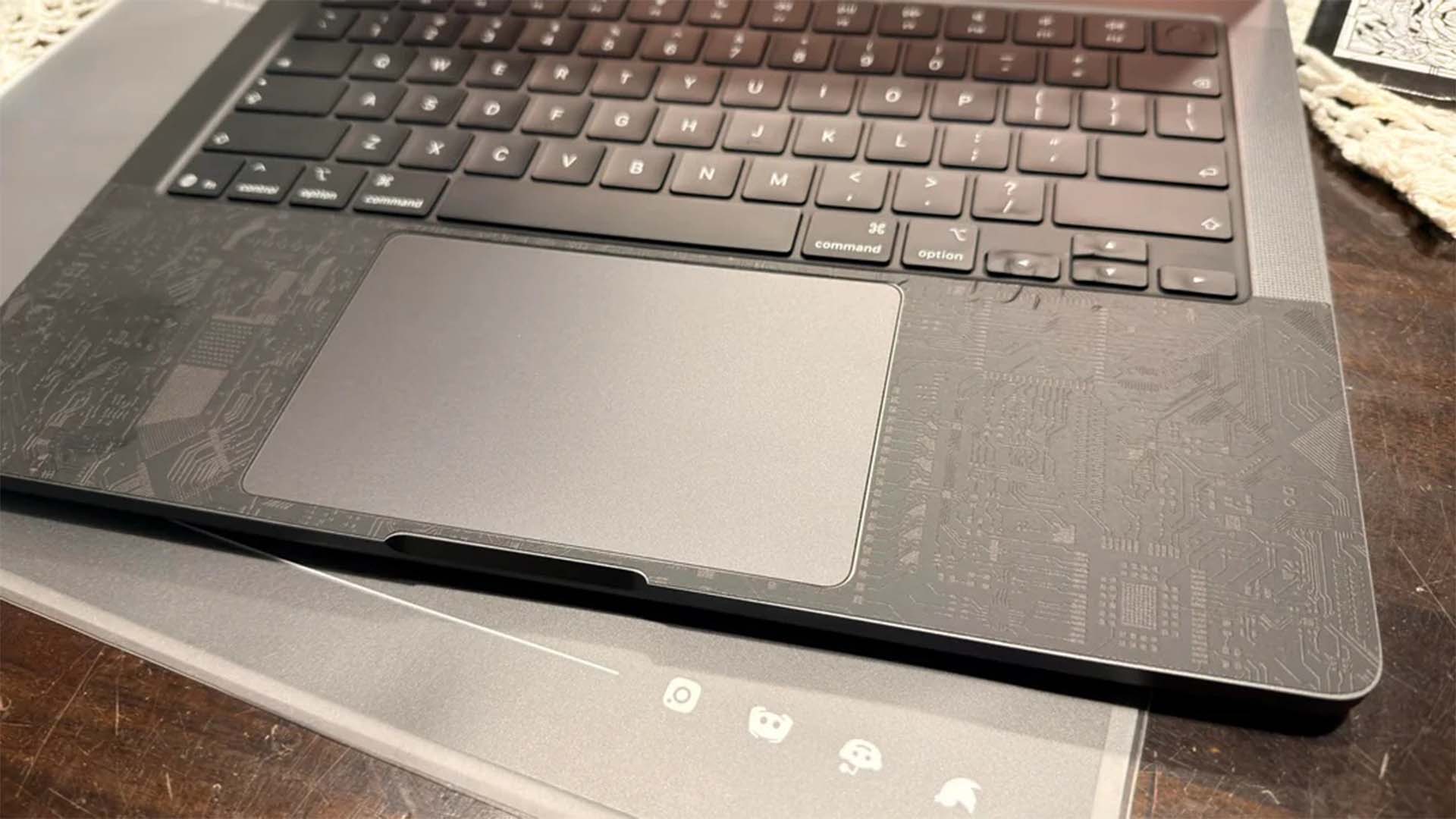 m5-pro-macbook-pro-with-warped-arrow-keys-2